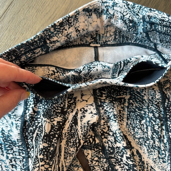Lululemon Speed Up Tight *Full-On Luxtreme 28" Wildwood Multi 45484 - Picture 15 of 16